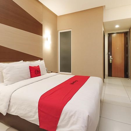 Hotel Reddoorz Near Roxy Dżakarta Zewnętrze zdjęcie