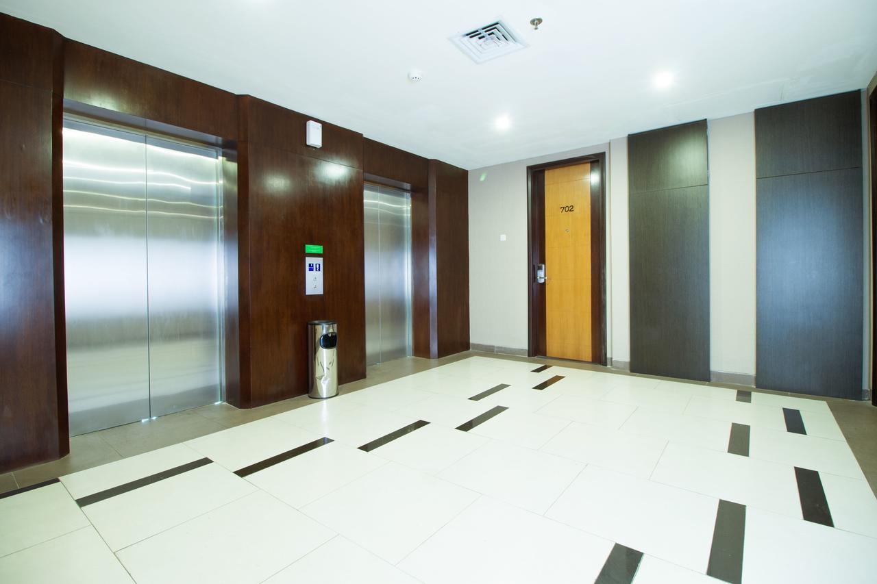 Hotel Reddoorz Near Roxy Dżakarta Zewnętrze zdjęcie