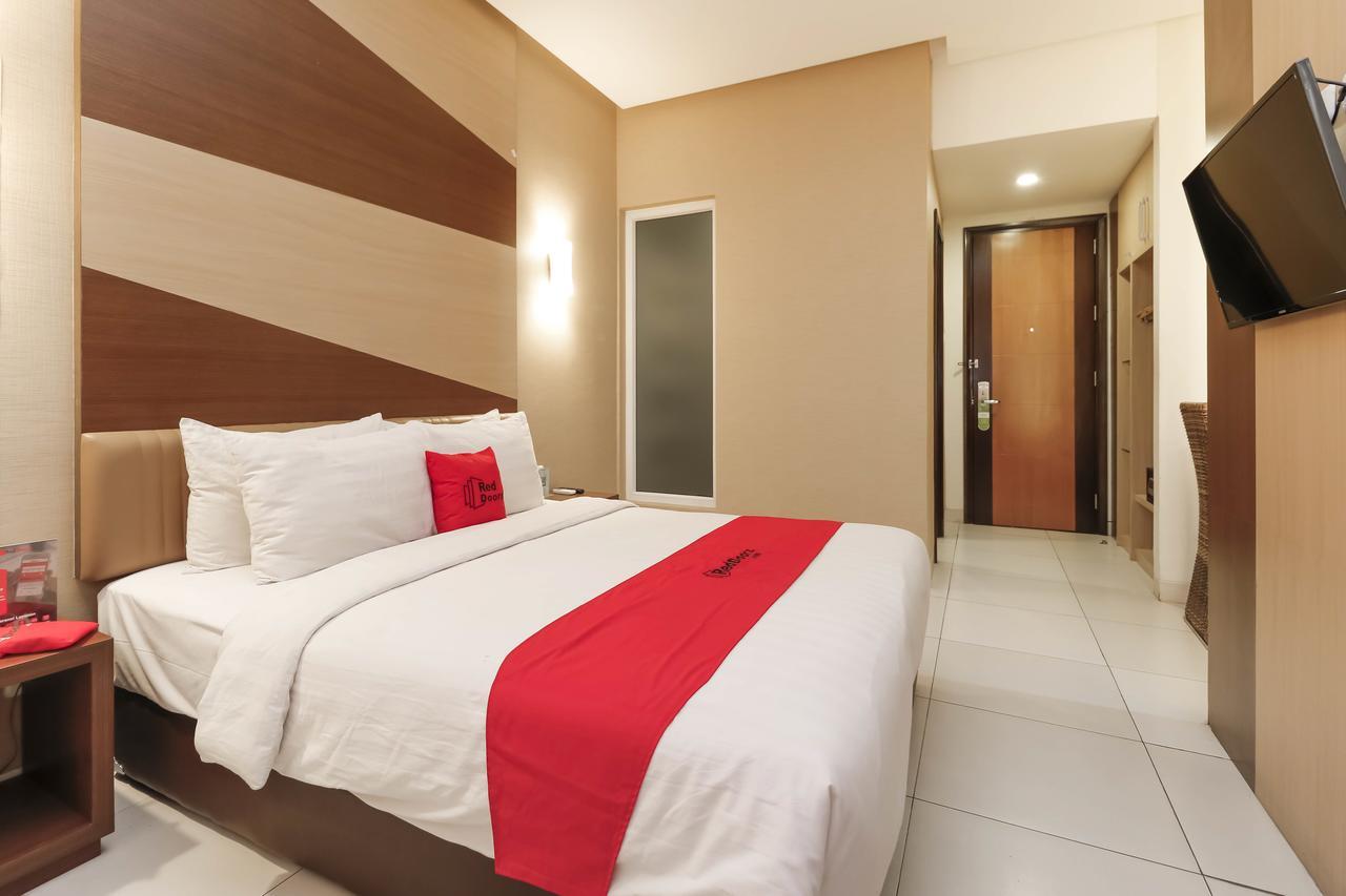Hotel Reddoorz Near Roxy Dżakarta Zewnętrze zdjęcie