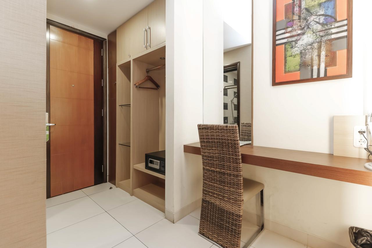 Hotel Reddoorz Near Roxy Dżakarta Zewnętrze zdjęcie